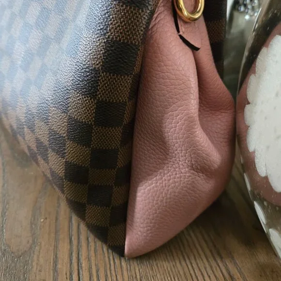 Pristine Authentic LV Magnolia Damier Ebene Brittany with Ballerina Pink - Picture 4 of 16